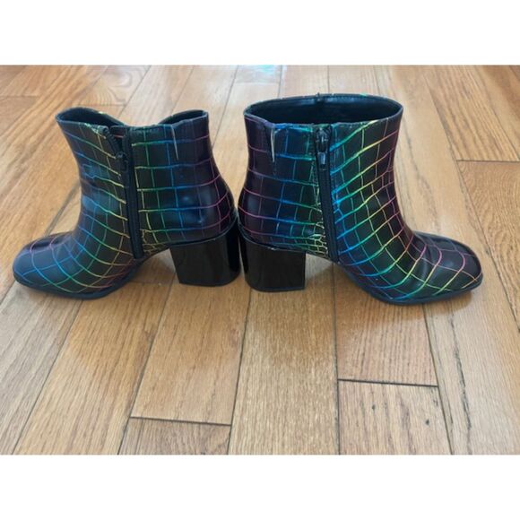 Mix No. 6 Benisa Rainbow Croc Black Vegan Leather Bootie, size 6. - Picture 2 of 8